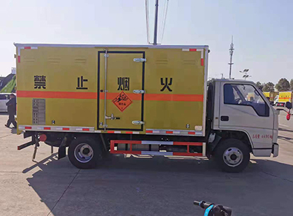双牌爆破器材运输车